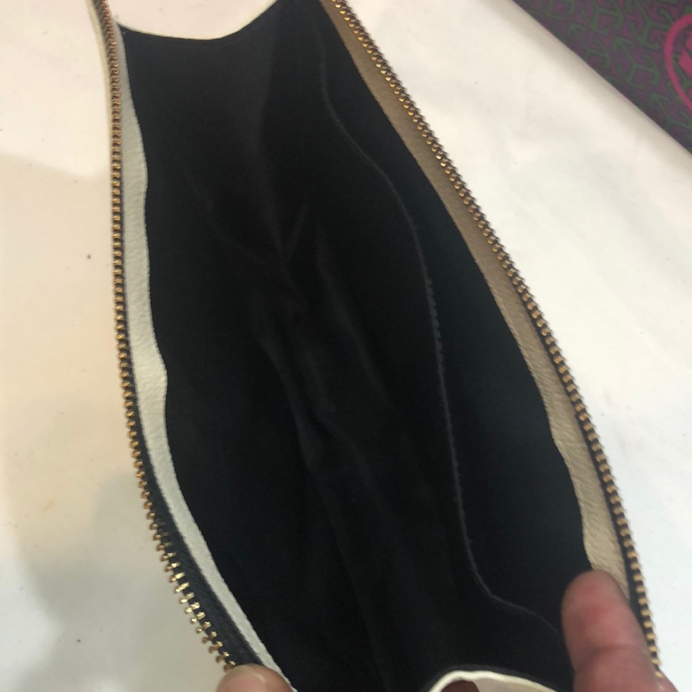 Tory Burch clutch - Picture 4 of 4
